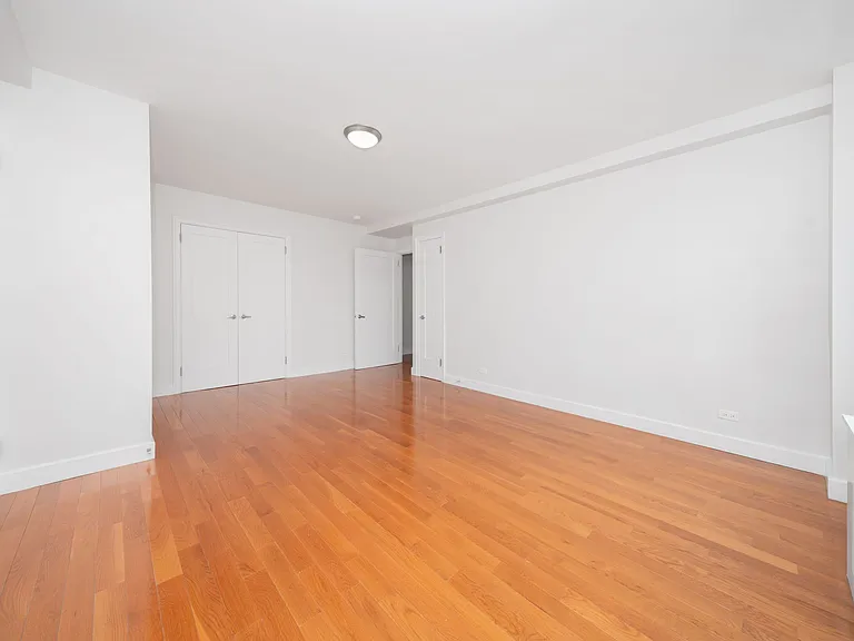400 E 57th St #16P — Photo 8