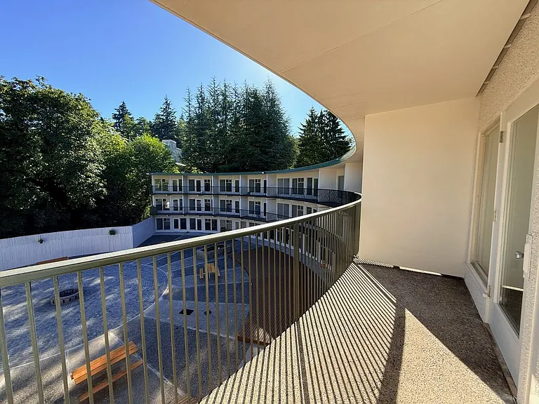 Crescent Apartments — Photo 19