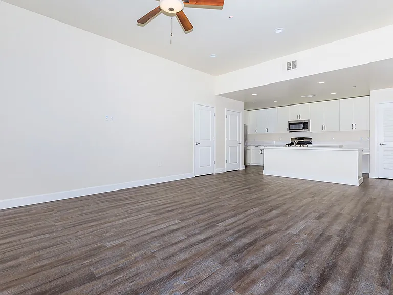 Tempranillo Apartments — Photo 12