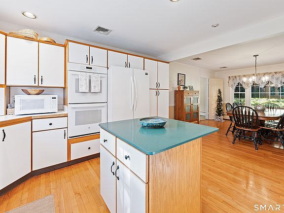 5th image of 98 Merwin Circle