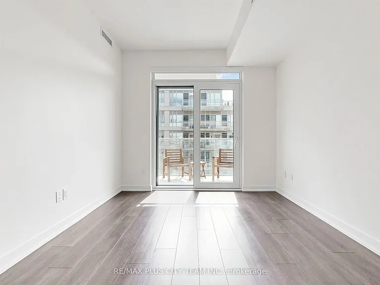150 Logan Ave #622 — Photo 3