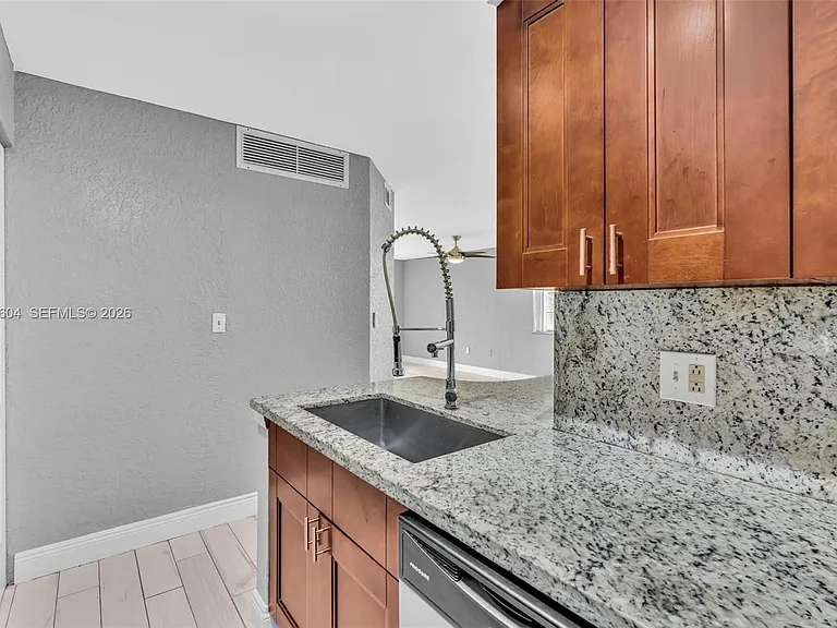 2851 N Oakland Forest Dr #111 — Photo 6