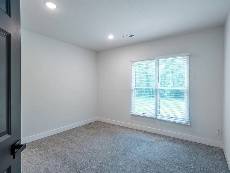 2301 Grant Ln — Photo 28