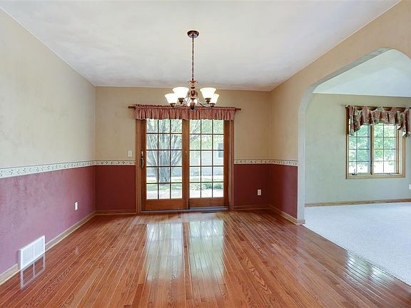 4th image of 1627 Redwing Dr
