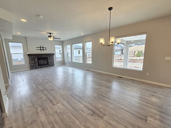 3rd image of 5446 Mesa Top Dr