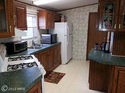 2nd image of 1892 Emily Dr