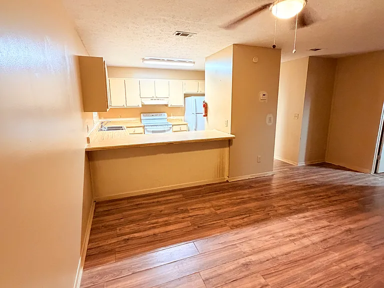 1110 Sheffield Ave #A — Photo 14