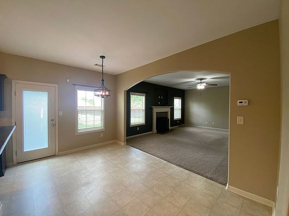2nd image of 118 Broomsedge Ln