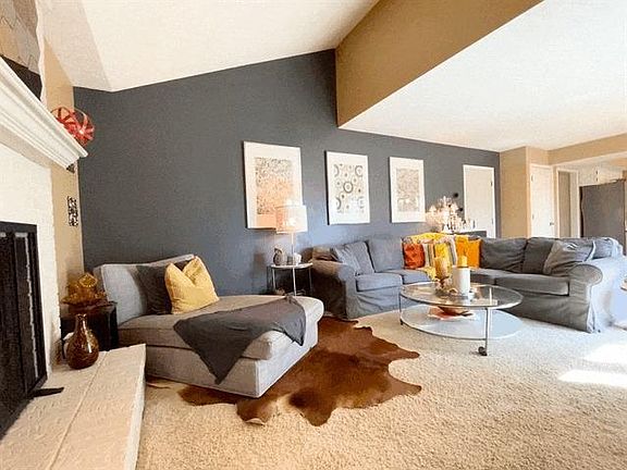 4th image of 8253 Glenhaven Ct