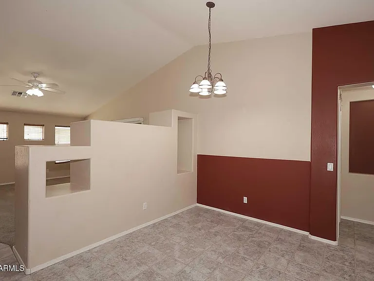 10945 W Loma Ln — Photo 5