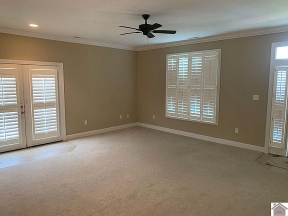 4th image of 2420 Lakewood Dr