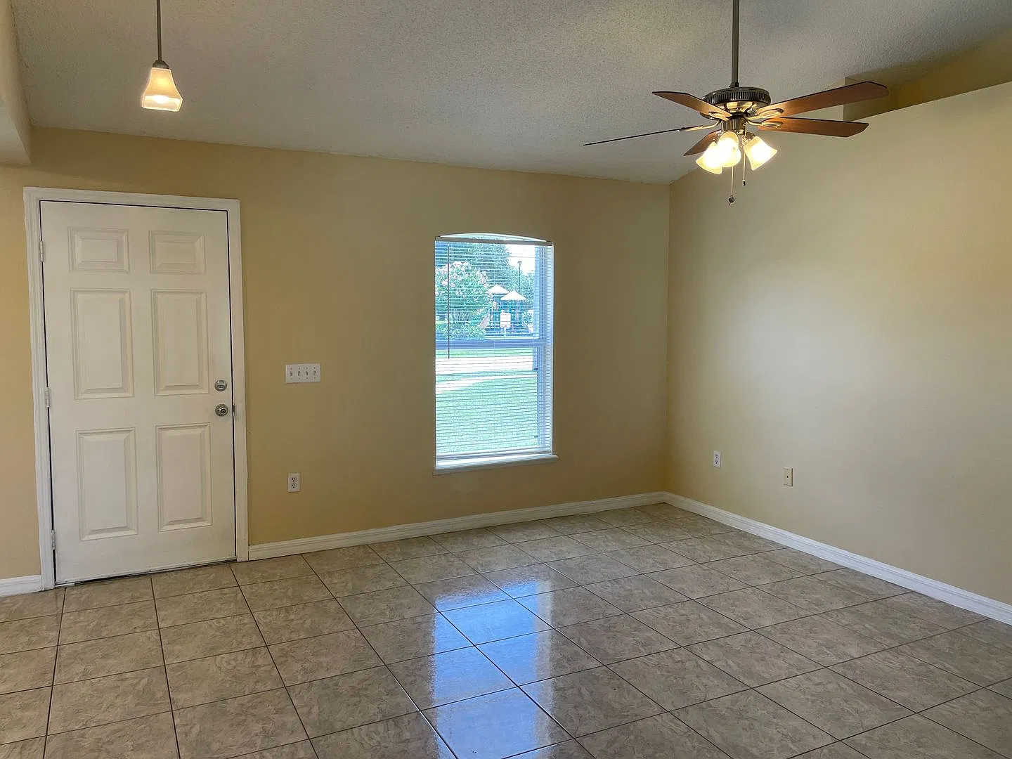Beautiful 3 Bedroom, 2 Bath Home in St Cloud. — Photo 4