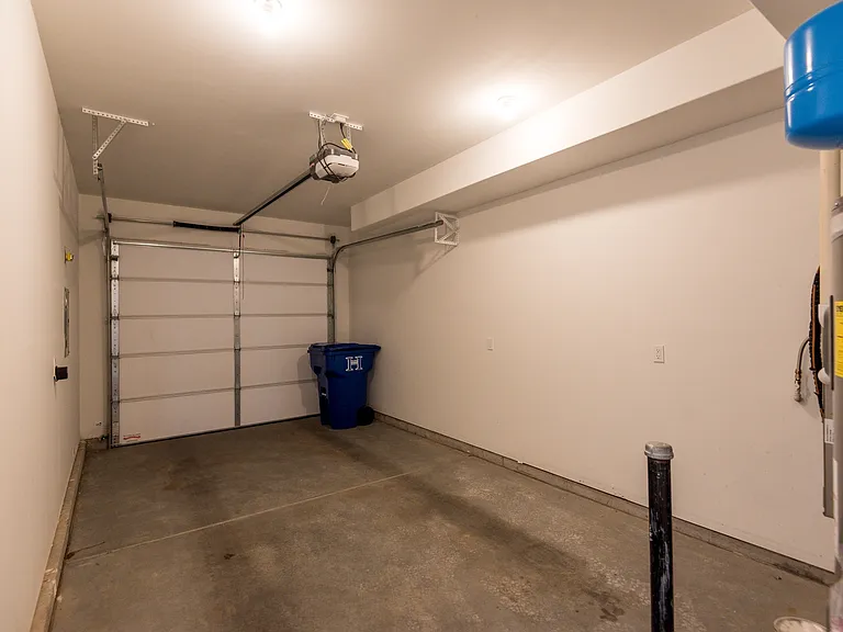 206 NE 3rd St #1 — Photo 9