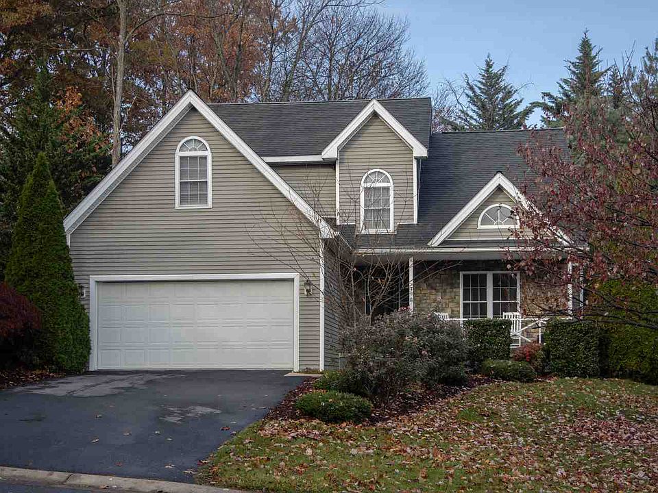 1st image of 749 Woodland Dr