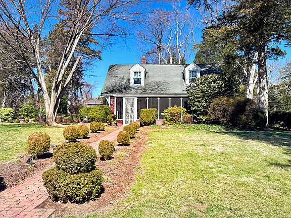 2nd image of 8022 E Boulevard Dr