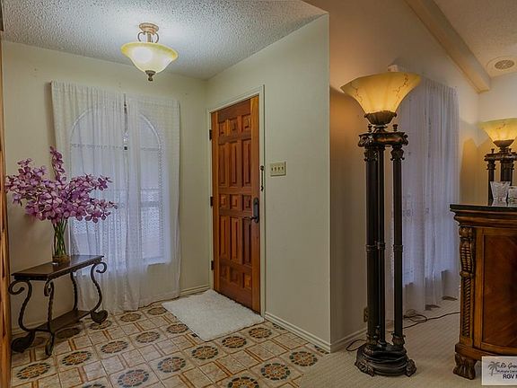 4th image of 1601 Plantation Dr