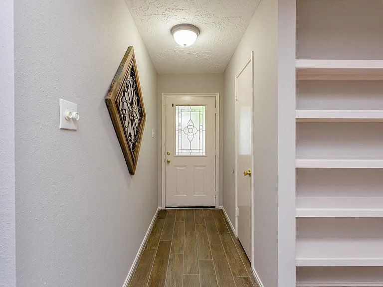1534 Vickery Dr — Photo 4