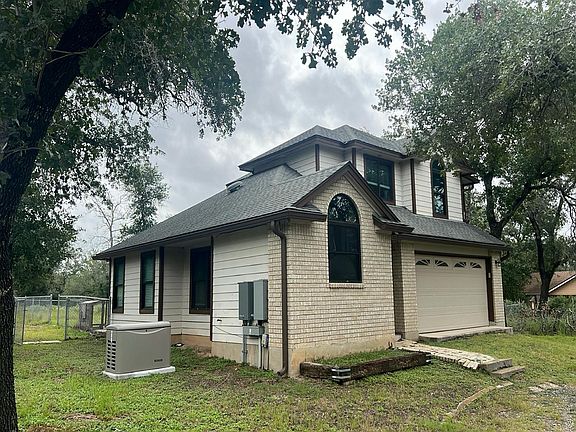 3rd image of 357 Whispering Oaks Dr