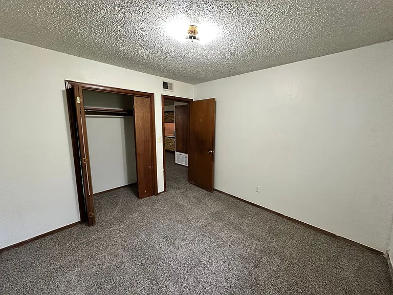 1219 Monnett Ave — Photo 6