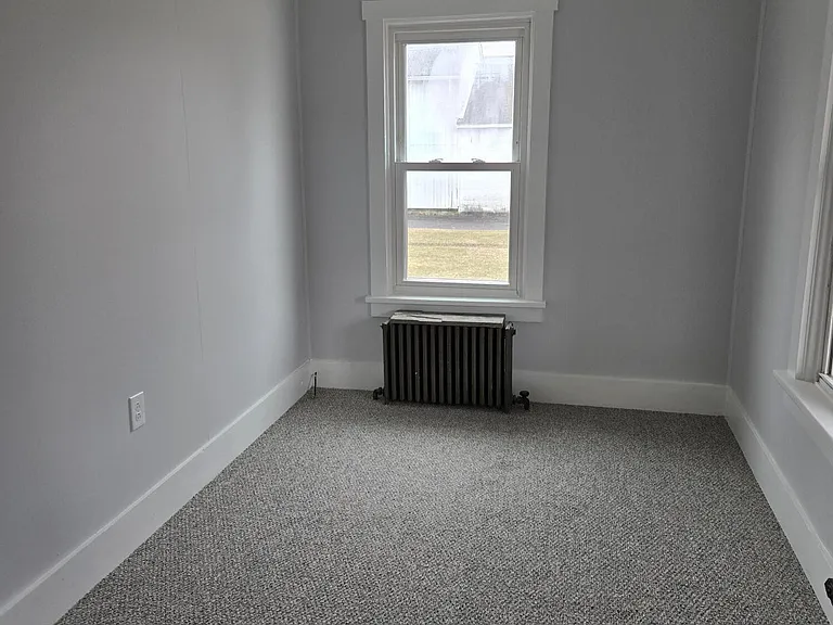 468 Railroad St — Photo 5