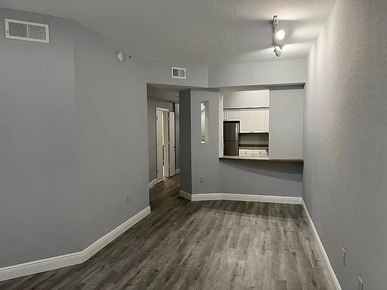 402 S Armenia Ave #114 — Photo 6