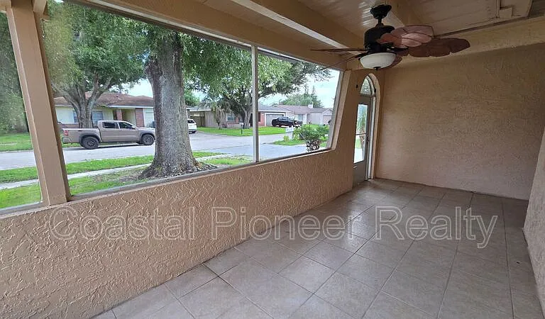 4817 Cypress Tree Dr — Photo 5