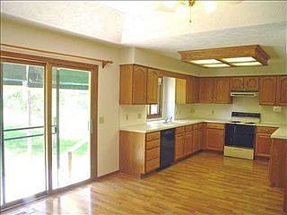 3rd image of 6324 N 105th Ave