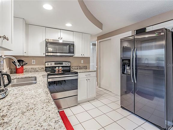 3rd image of 4111 Oakfield Ave