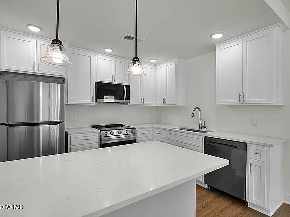 2nd image of 248 Linden St