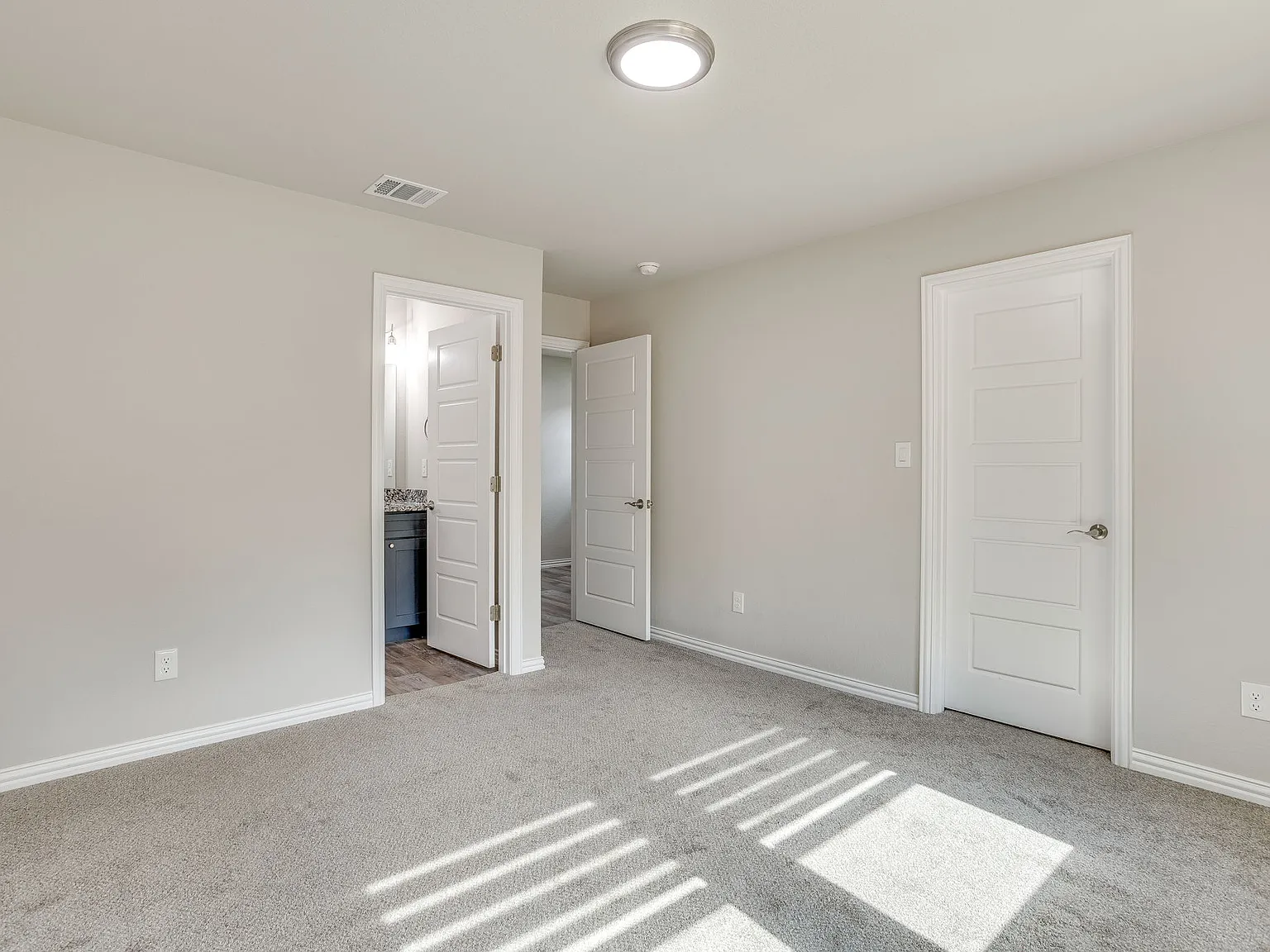 3 bed, 2.5 bath, 1448 sqft, $2,150 — Photo 2