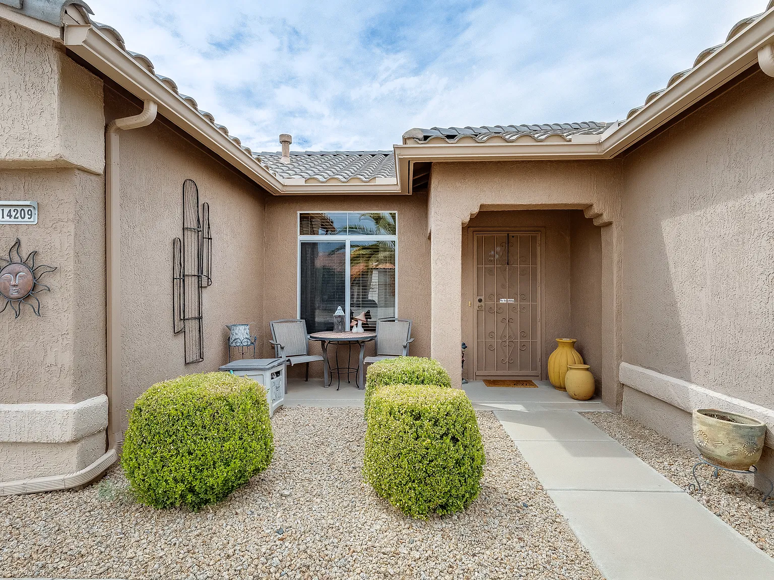 2 bed, 2.5 bath, 1366 sqft, $3,300 — Photo 2