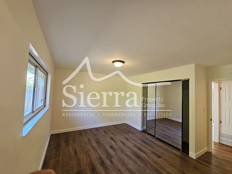 88 Manchester Pl — Photo 6