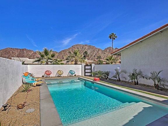 5th image of 54345 Avenida Carranza