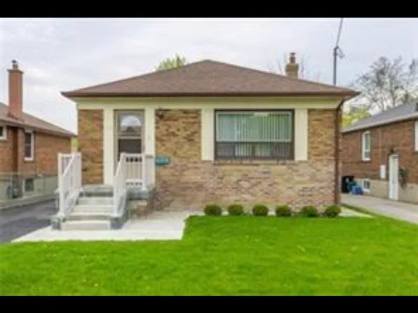 918 Islington Ave, Toronto, ON M8Z 4P3