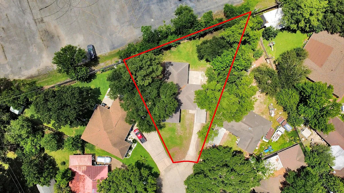 Building Photo - 710 Canary Cir
