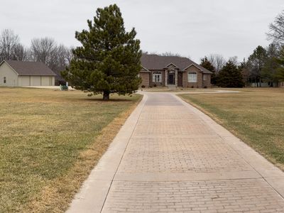 707 E Gano Chance Dr, Centralia, MO, 65240