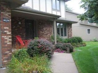 15841 Leavenworth St, Omaha, NE 68118