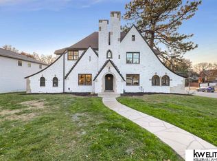 102 S 53rd St, Omaha, NE 68132
