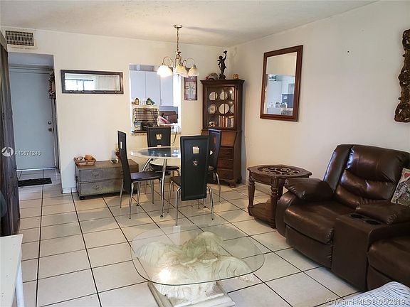 4th image of 1319 Woodpecker St #1319