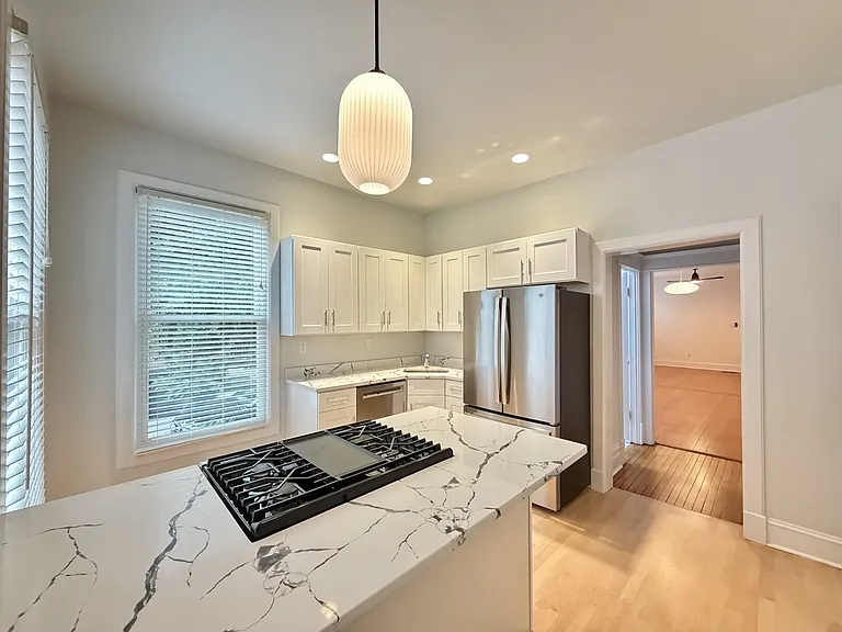 1111 W Roscoe St #2C — Photo 3