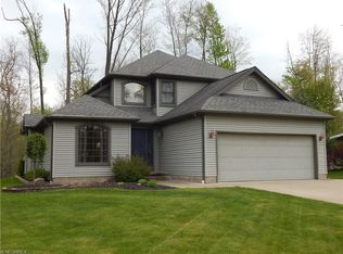 653 Cedar Dr, Cortland, OH