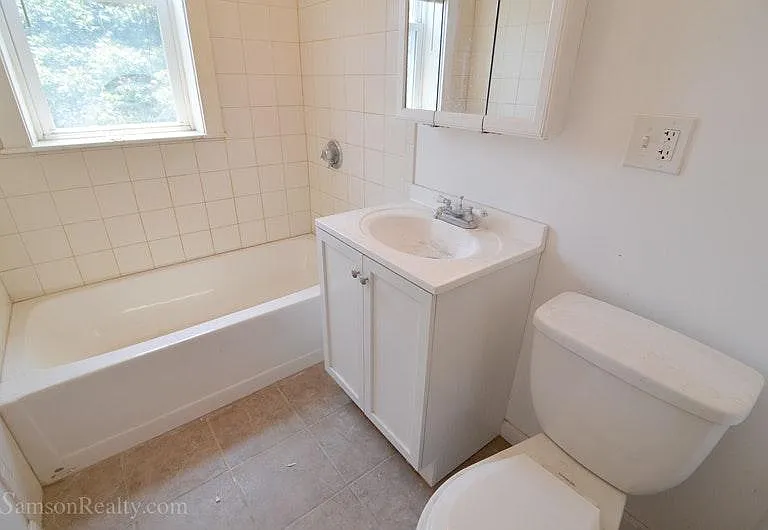 18 Medway St #5 — Photo 6