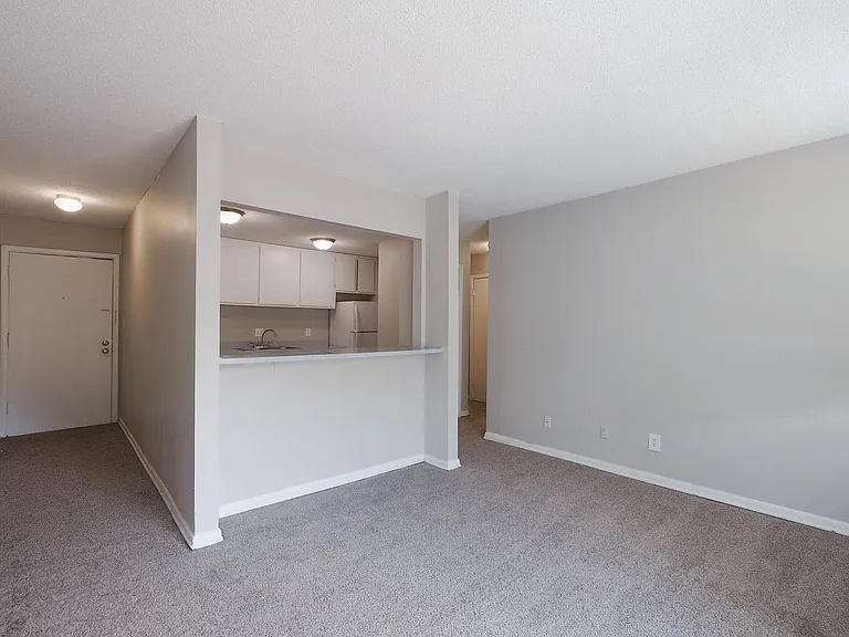 Hampton Hall | Comfort, Convenience, & Community All In One — Photo 48