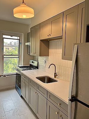 1st image of 174 Jefferson Ave Floor 4
