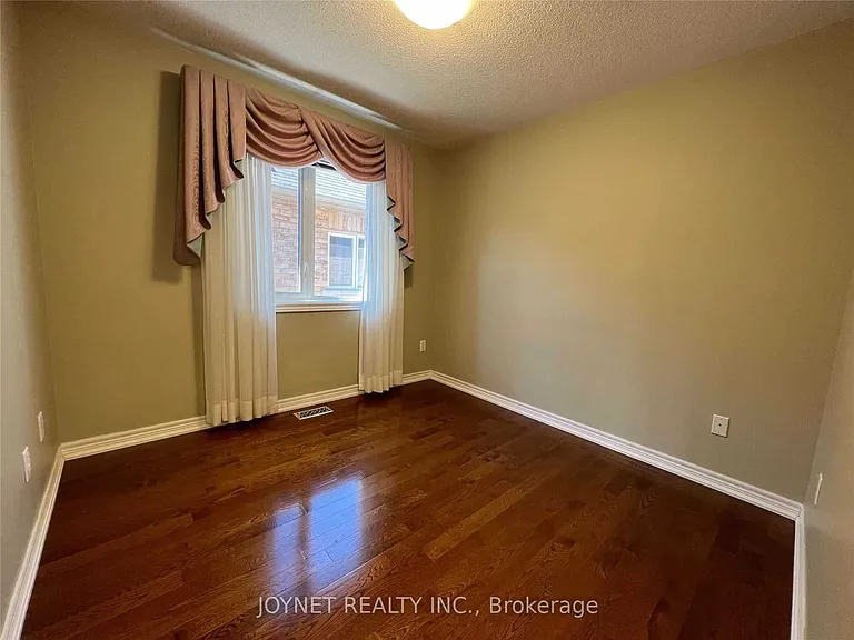 269 Lauderdale Dr — Photo 15