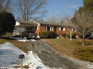 99 Pathfinder Dr, Lexington, VA 24450