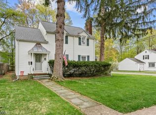 55 Stiles Ave, Morris Plains, NJ 07950