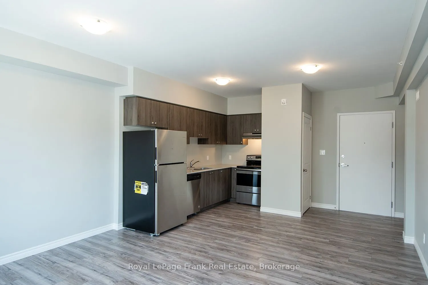 2 bed, $2,075 — Photo 2