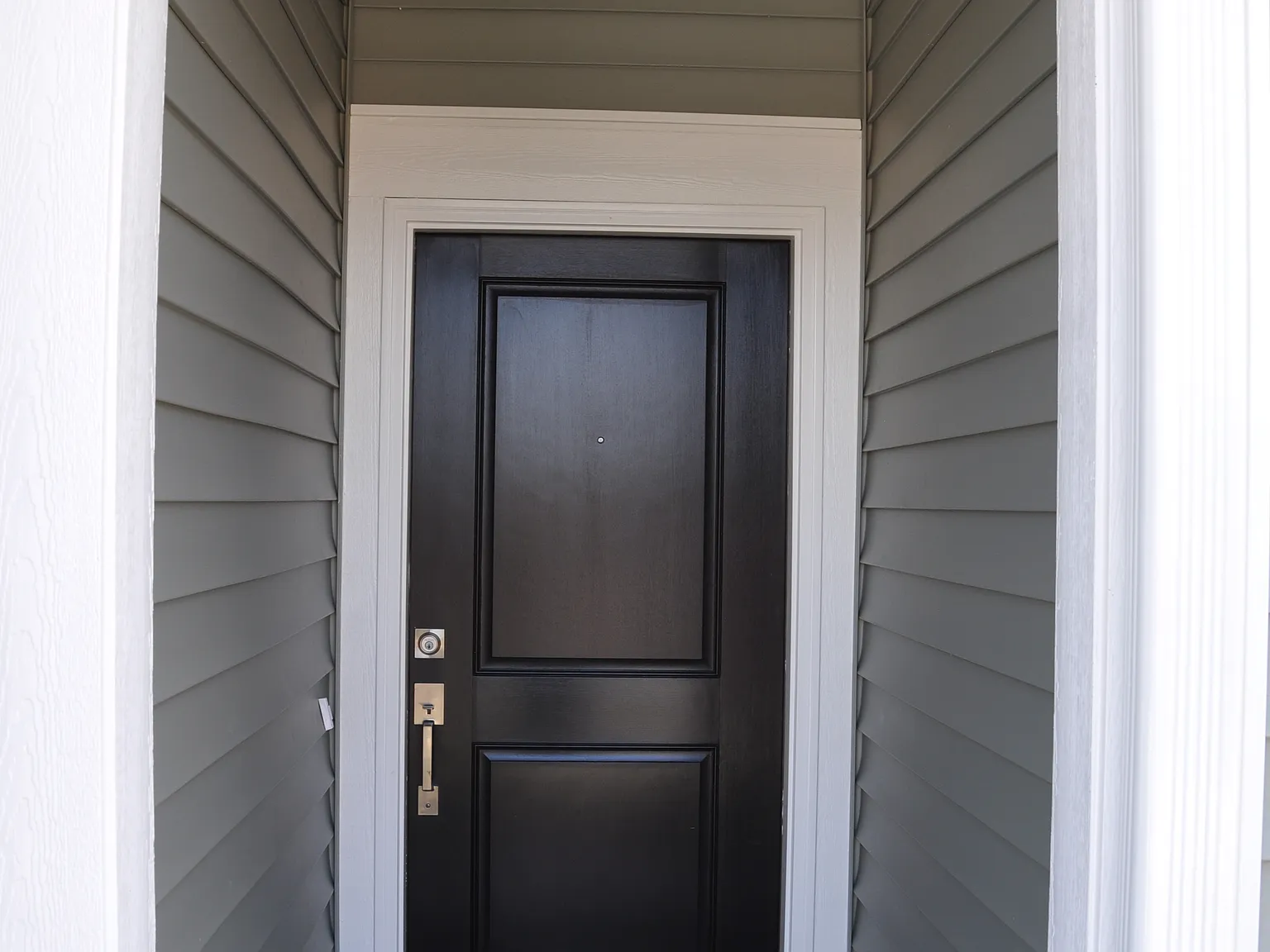 3 bed, 2.5 bath, 1933 sqft, $1,899 — Photo 4