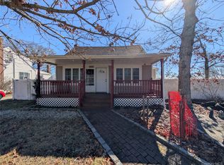 127 Johns Neck Rd, Shirley, NY 11967